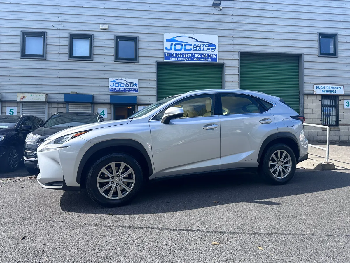 Lexus NX300H 2.5 Hybrid, 2016 - Image 2