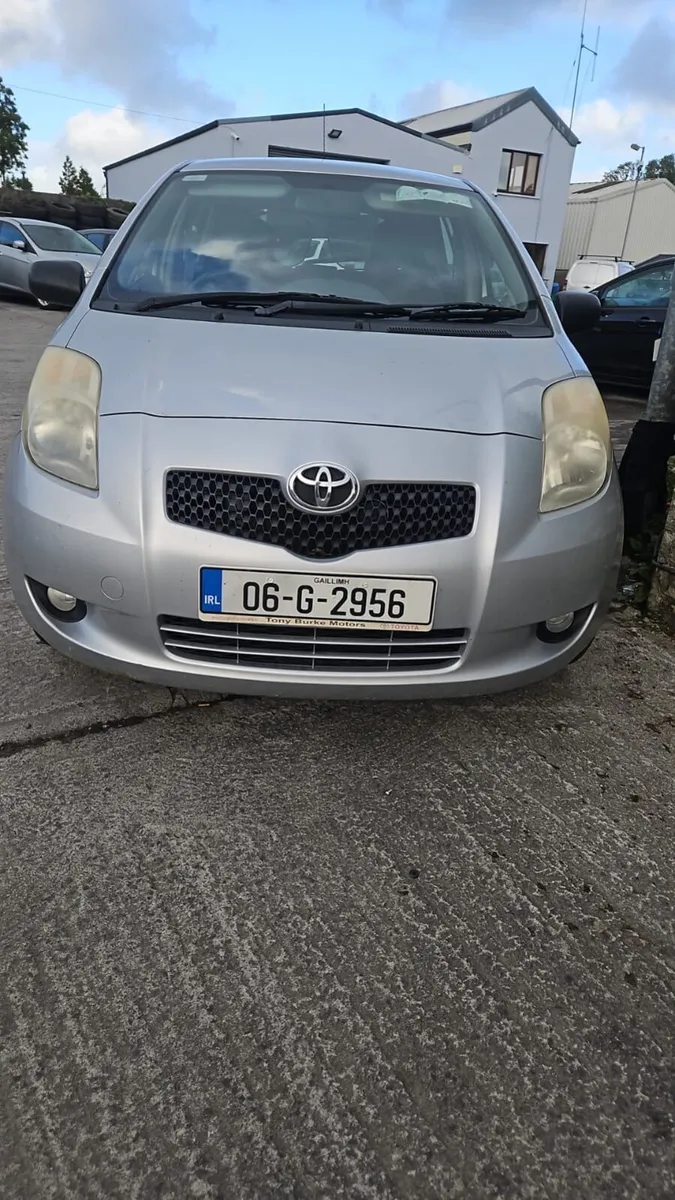 Yaris - Image 1