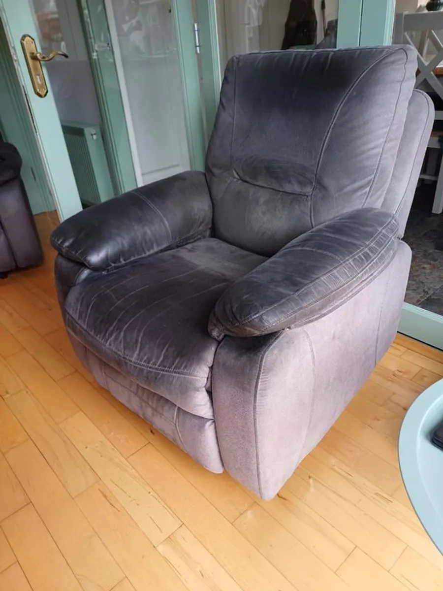 Reclining Armchairs - Image 1