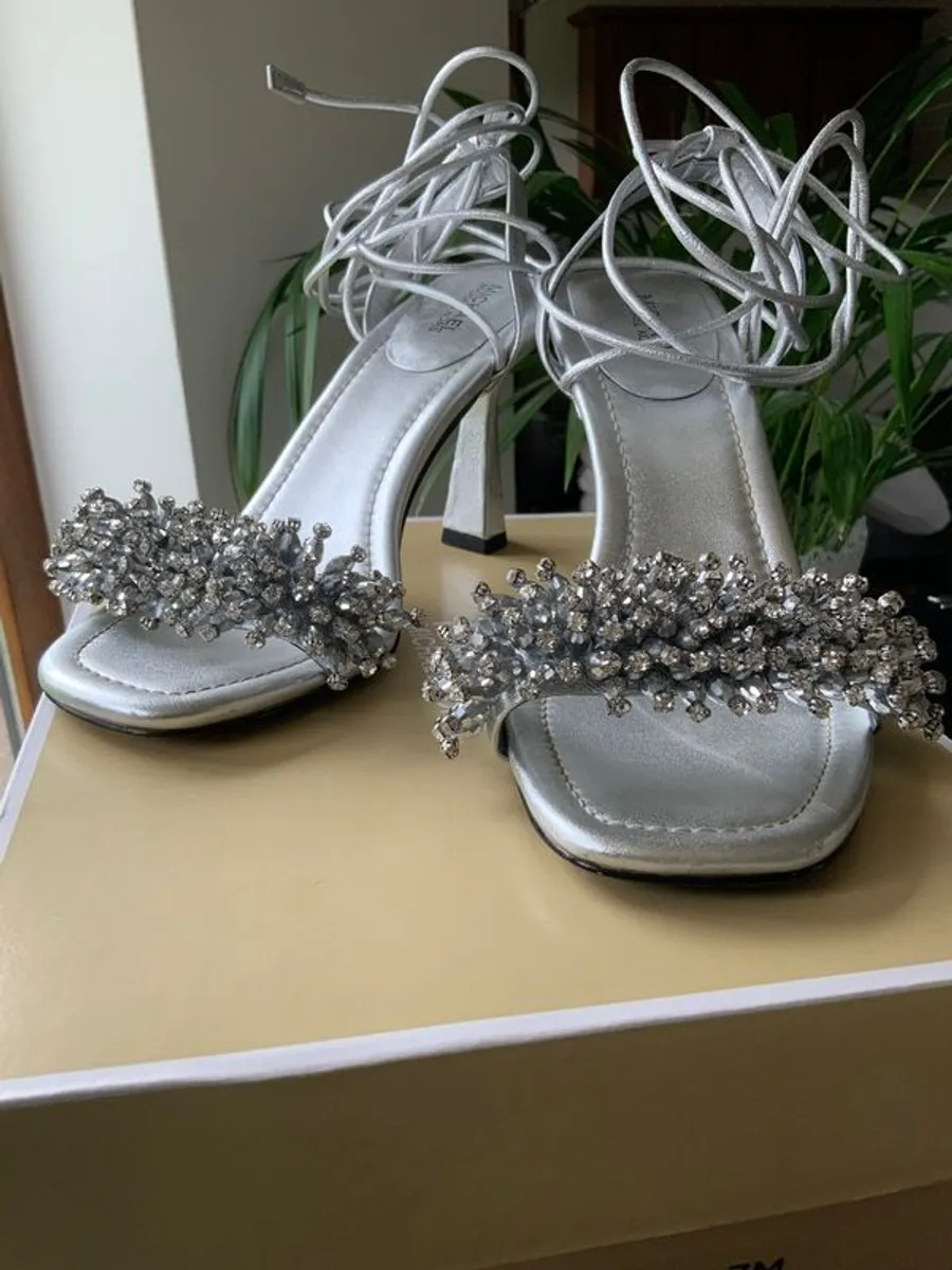 Michael Kors UK4 Silver Hand Beaded Leather Wedding/Occasion Heels - Image 2