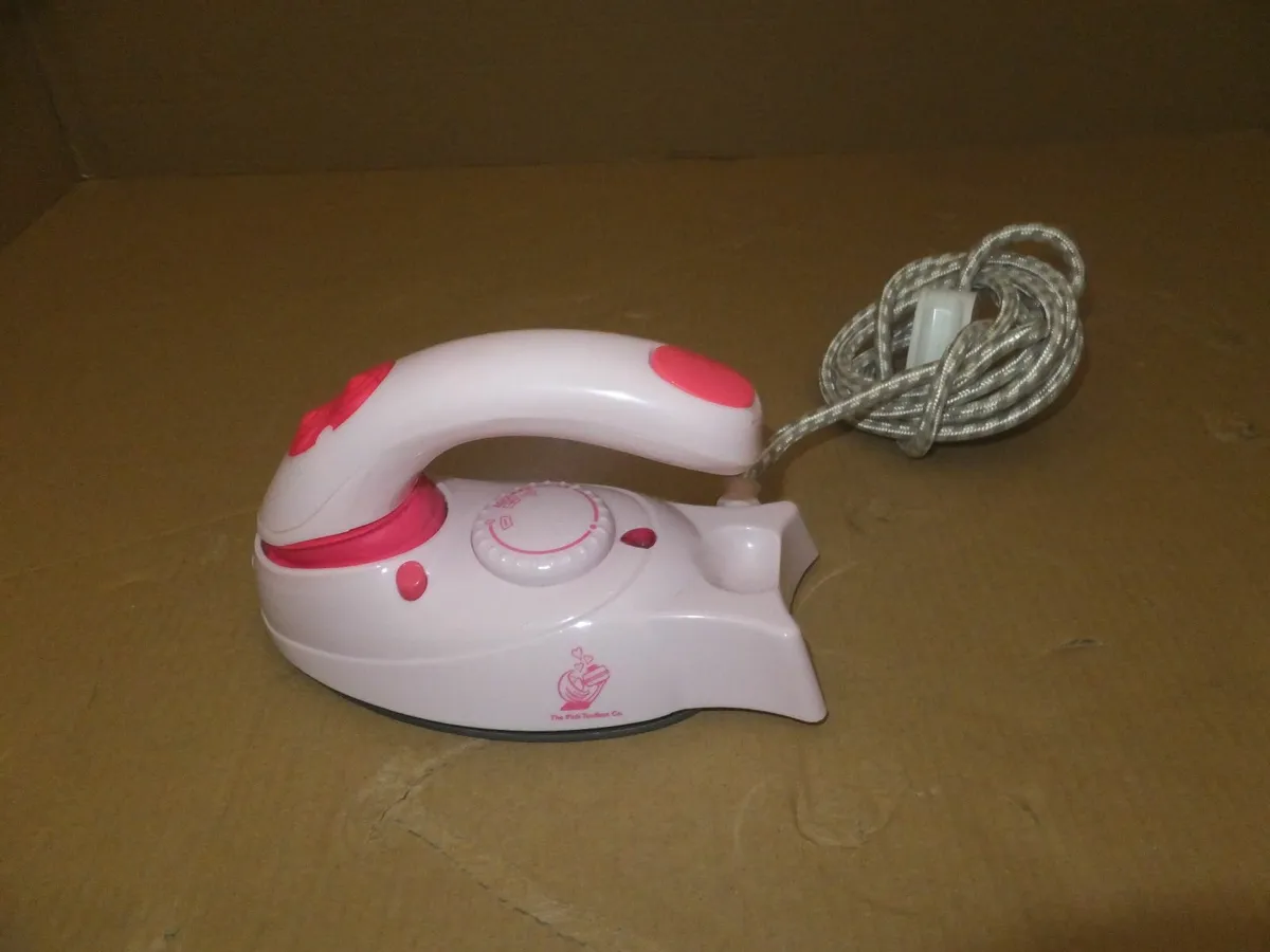 Travel Steam Iron - Image 4