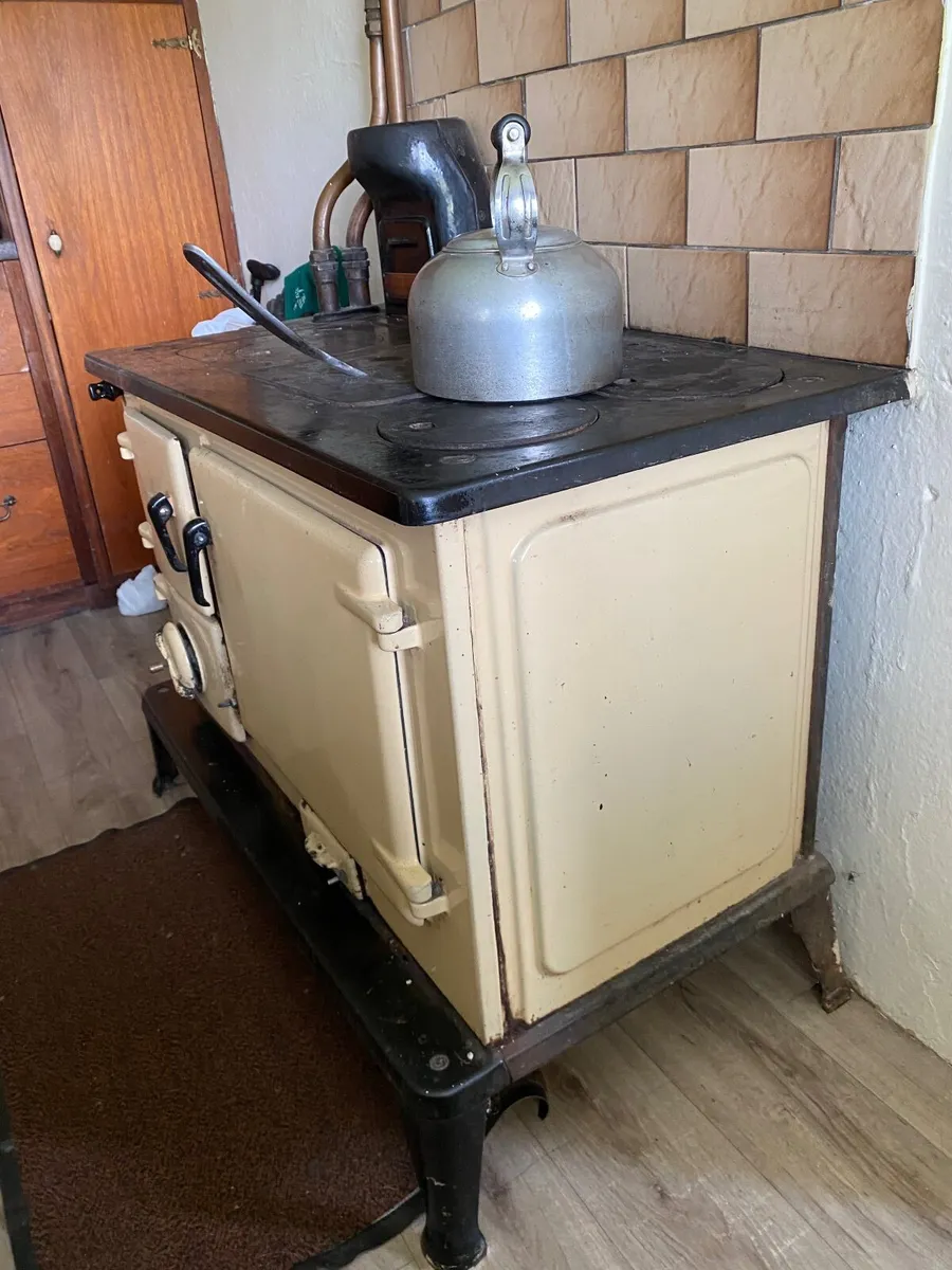 Stanley stove - Image 1