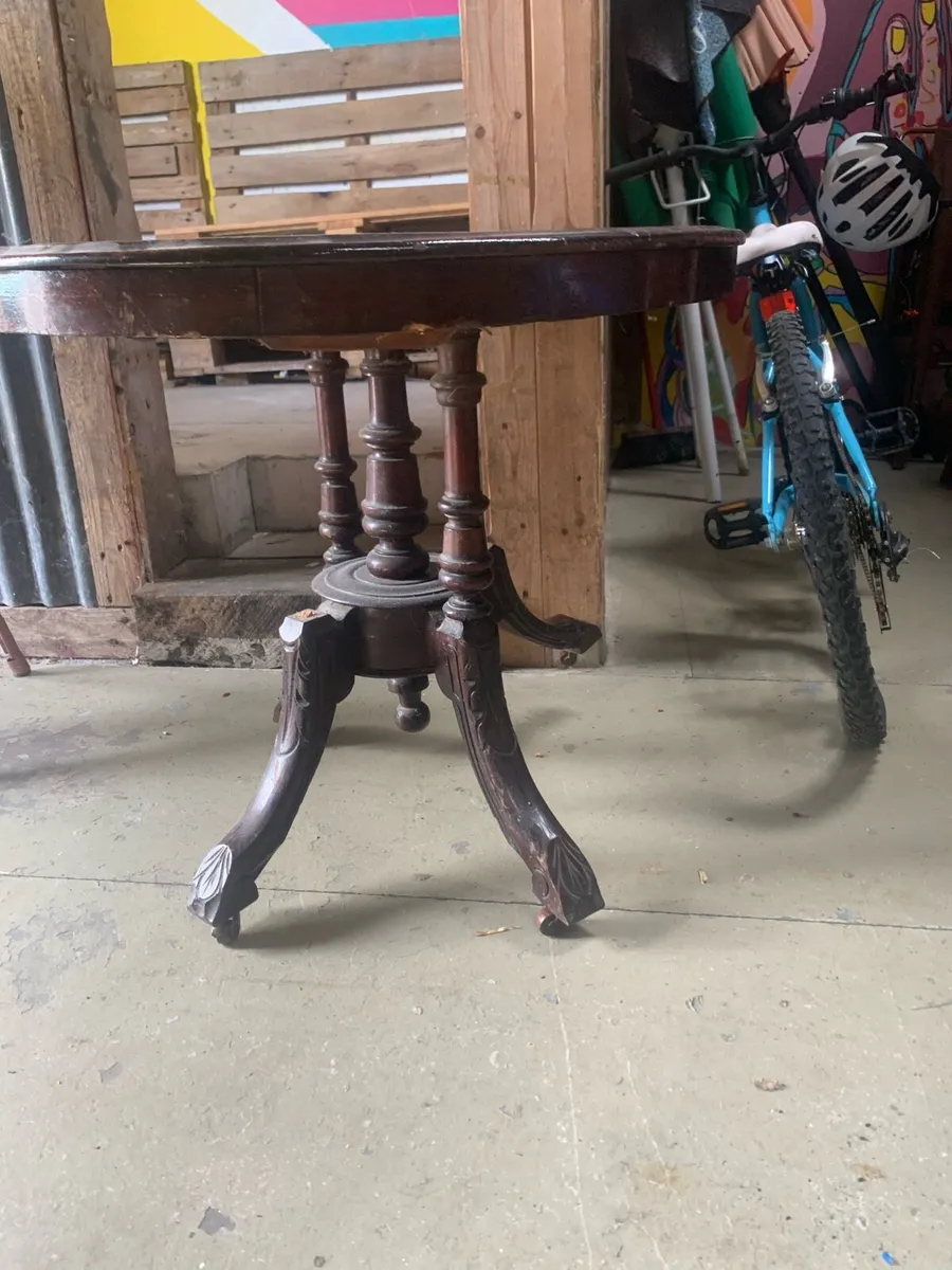 Table 6 chairs - Image 3