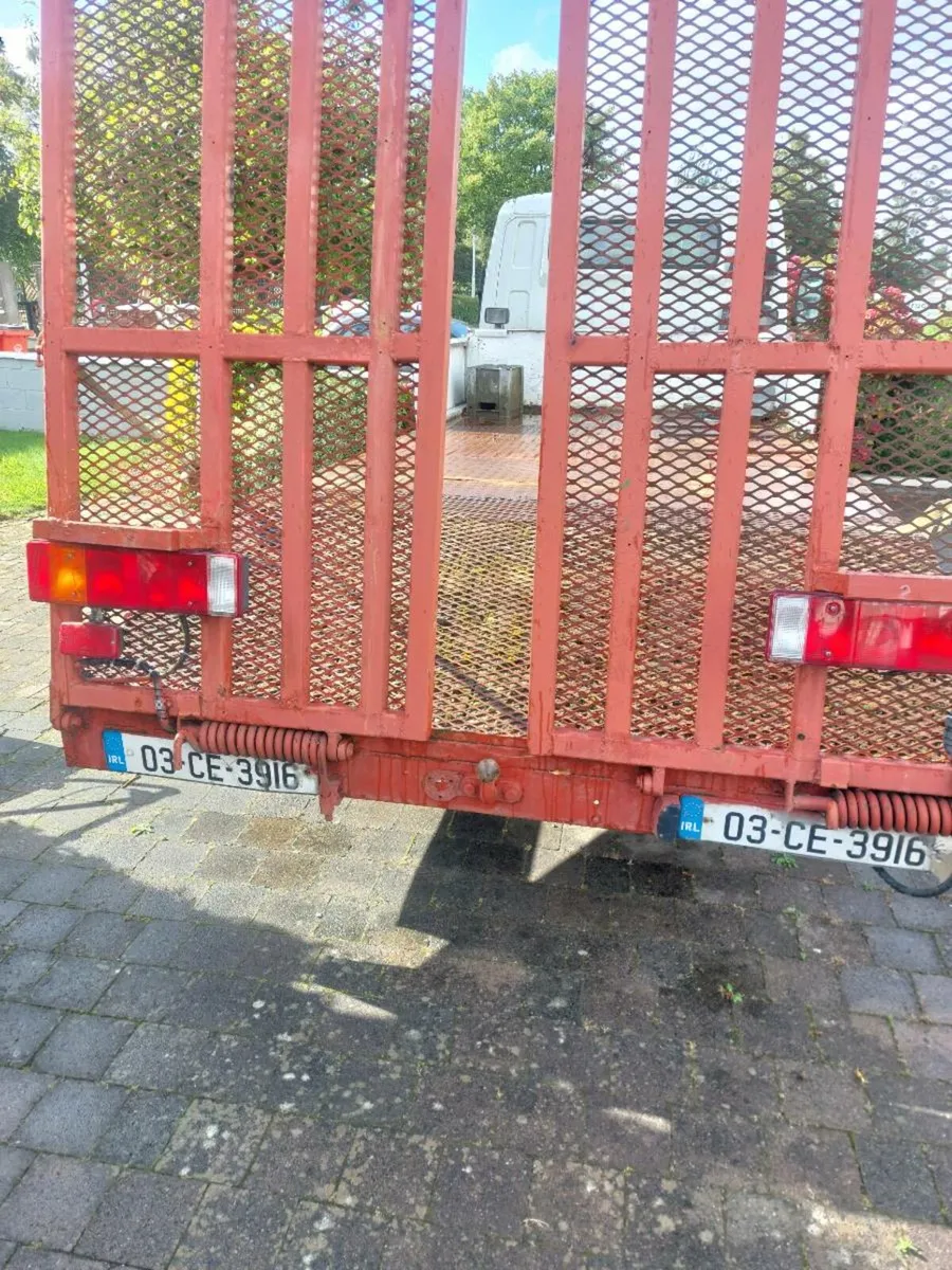 Log inMitsubishi Canter truck - Image 1