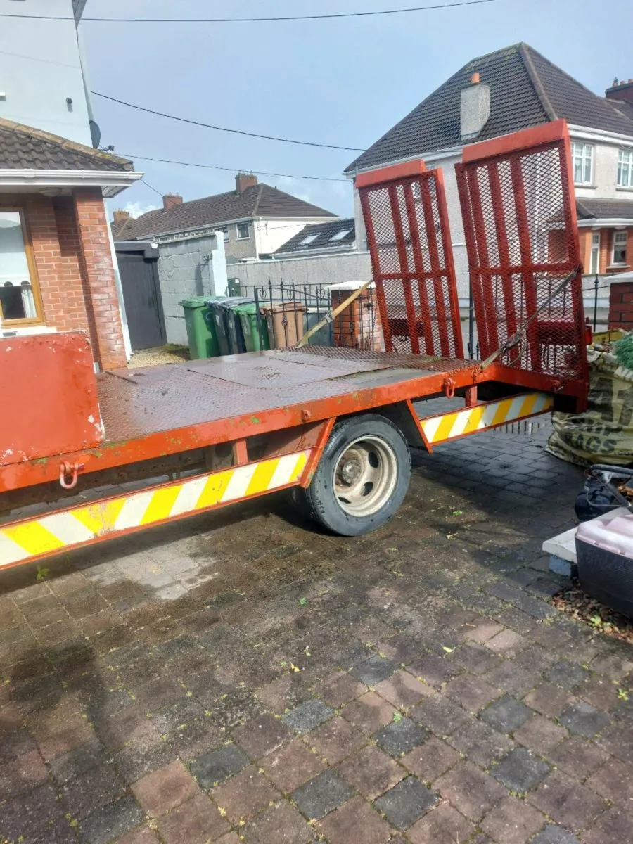 Log inMitsubishi Canter truck - Image 2