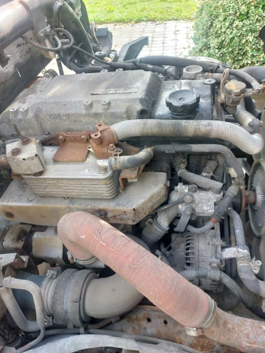 Log inMitsubishi Canter truck - Image 3
