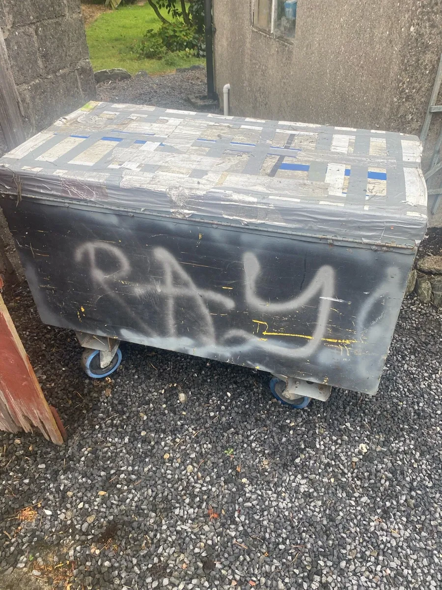 Site box - Image 1