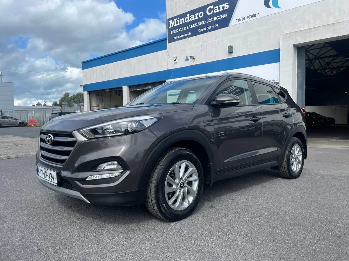 Hyundai Tucson 2017/EXECUTIVE//LOW KMS - Image 2