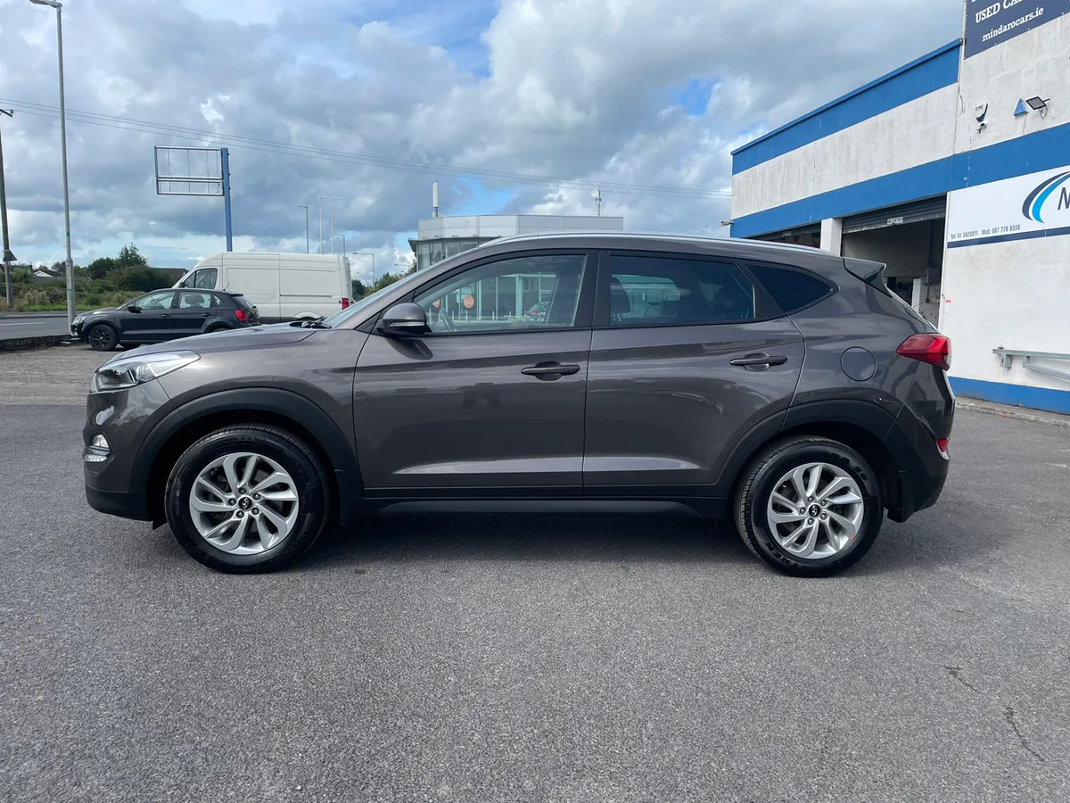 Hyundai Tucson 2017/EXECUTIVE//LOW KMS - Image 3
