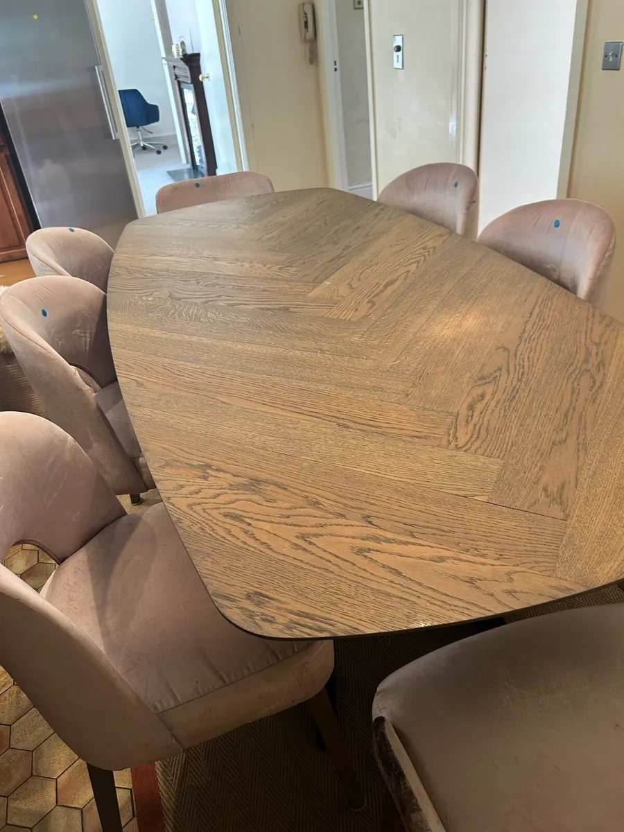 Dining table & Chairs - Image 2