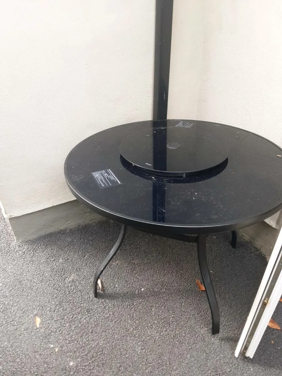 Garden chairs and table - Image 2