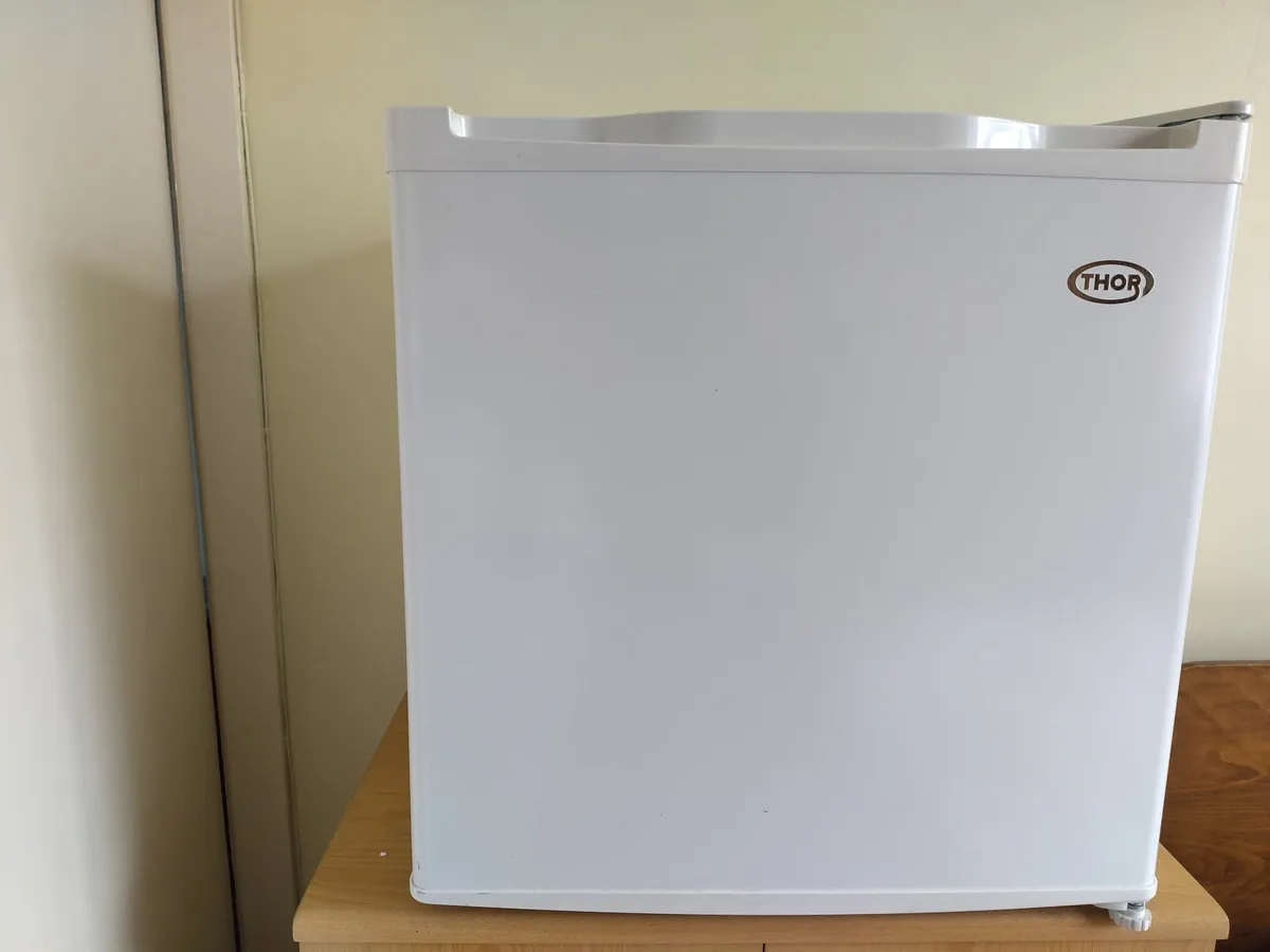 Thor Mini Fridge, as new, €75 o.n.o. - Image 1