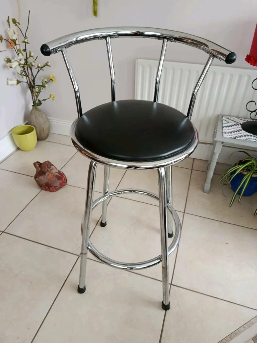 High kitchen bar stool