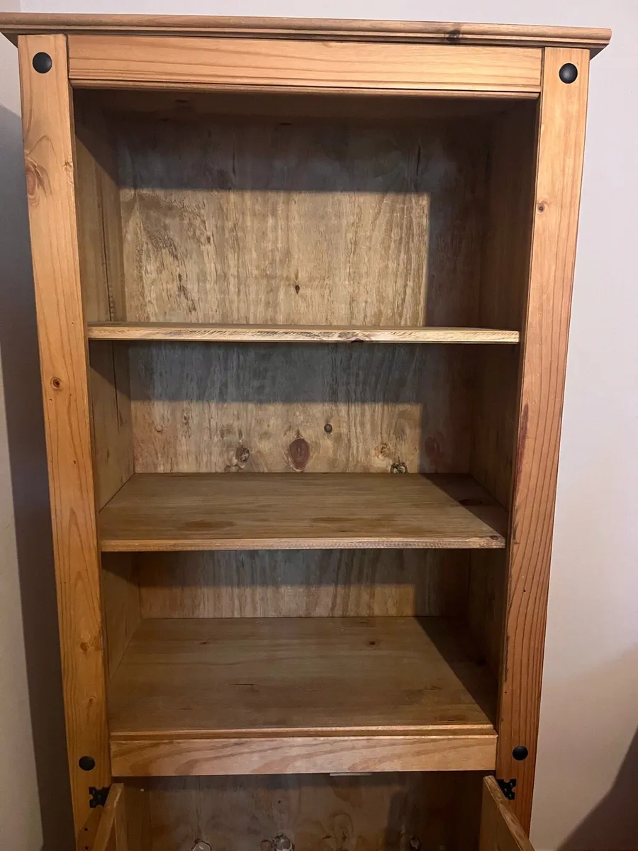 Mexican pine dresser - Image 4
