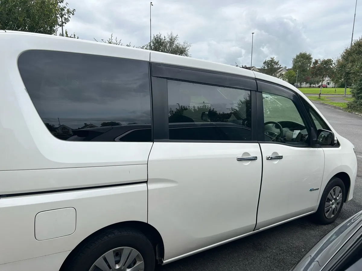 Nissan Serena - Image 3