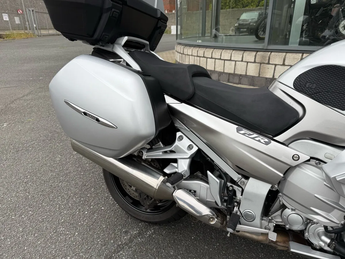 2018 Yamaha FJR 1300 - Image 3