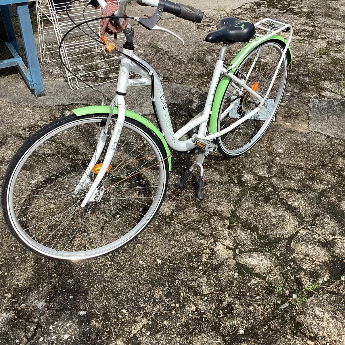 Ladies bicycle - Image 1