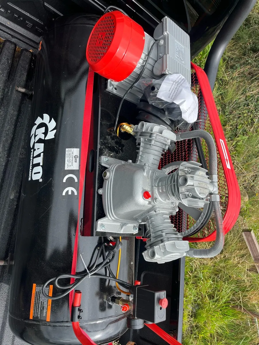 200 L air compressor - Image 2