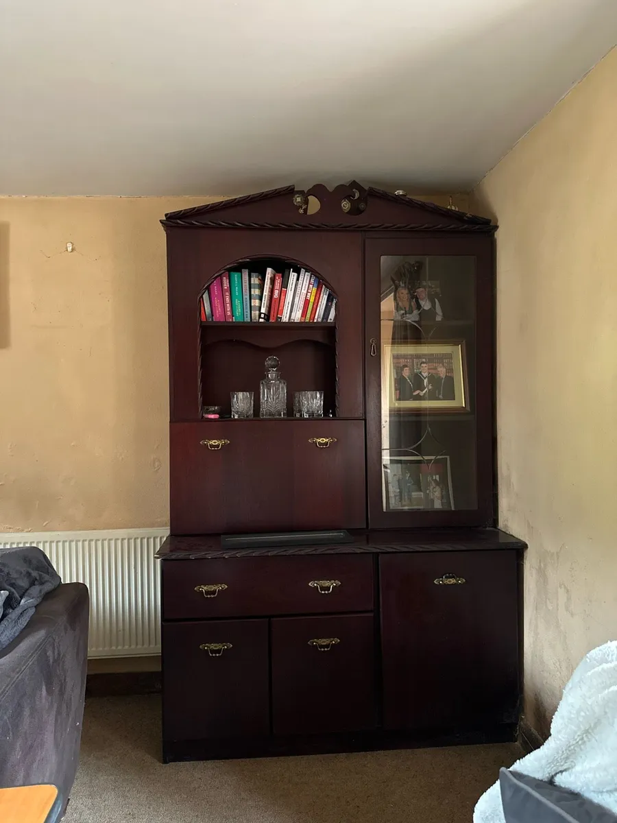 Solid display unit