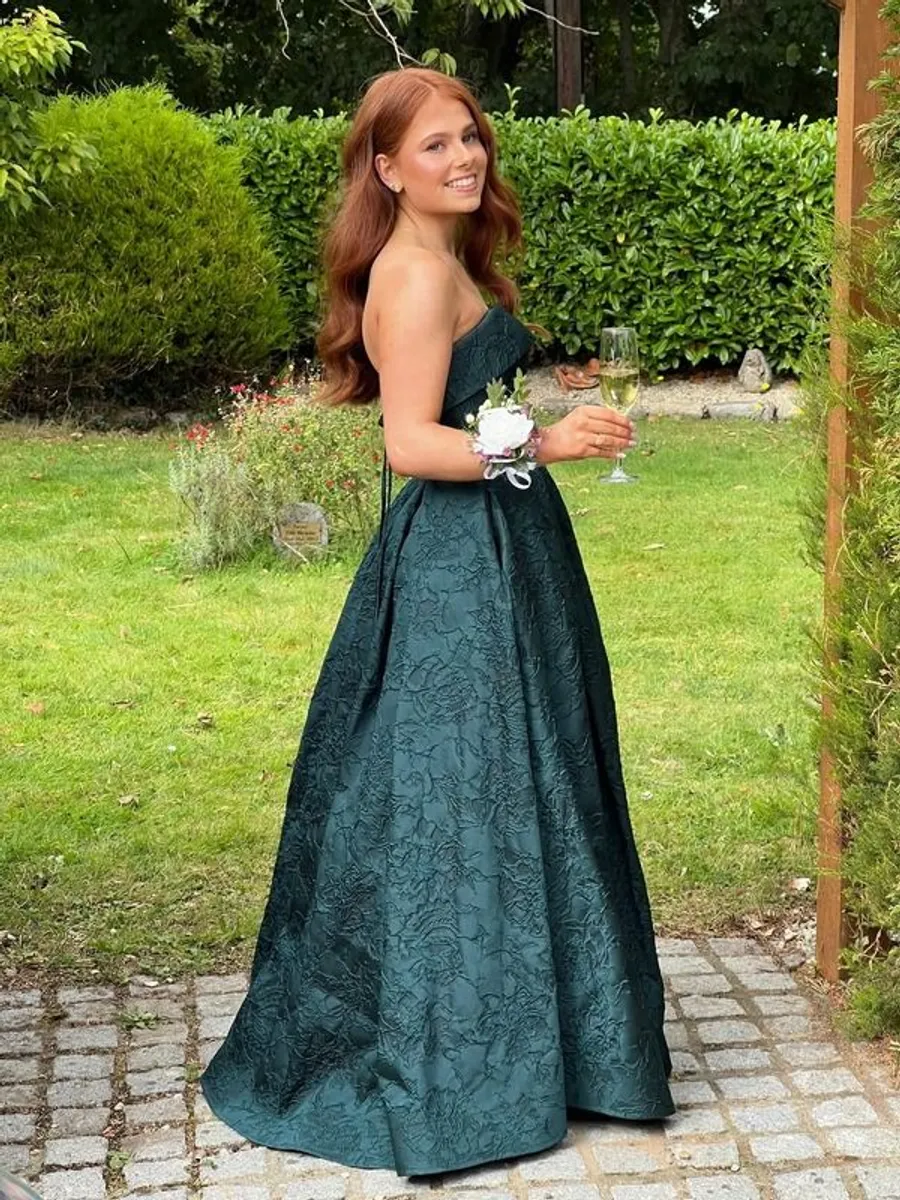 Beautiful Debs/ Occasion Dress - Image 4