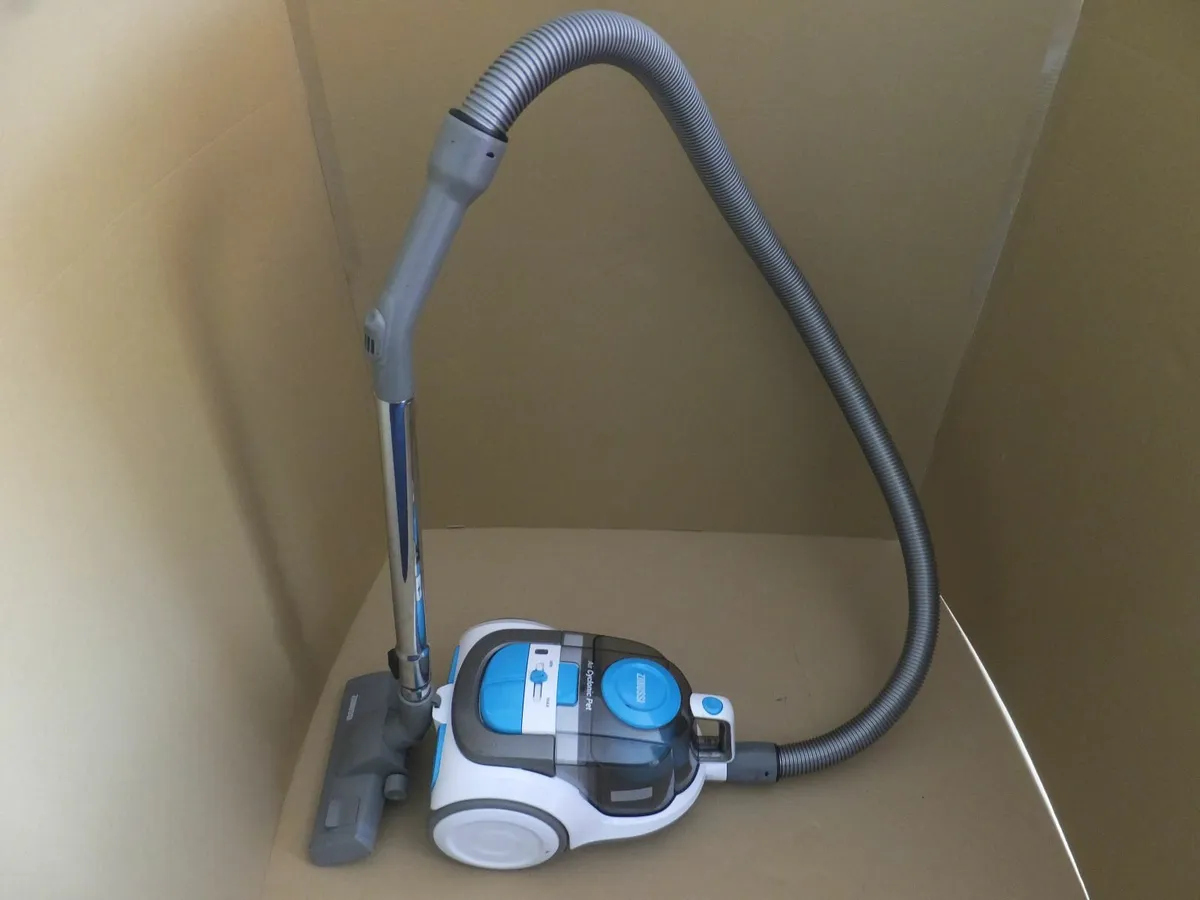 ZANUSSI vacuum cleaner - Image 1