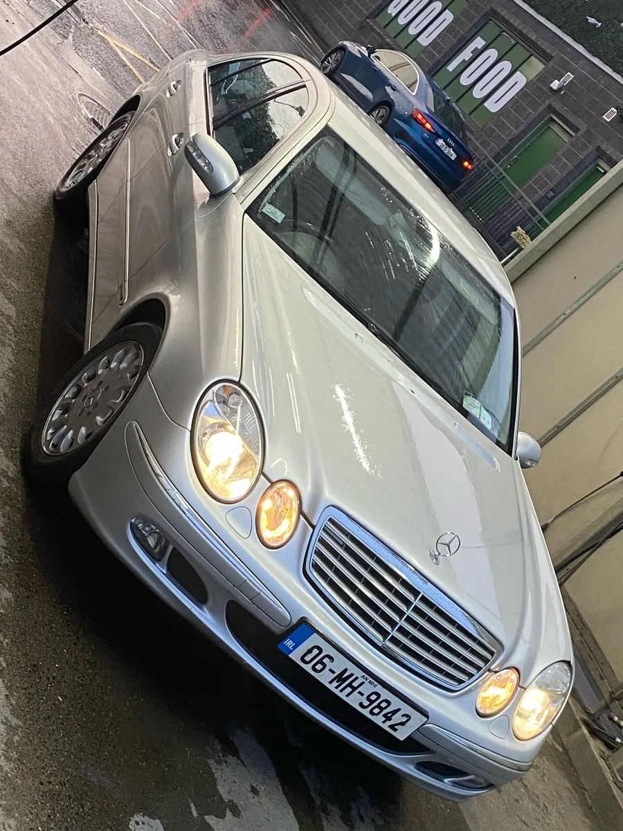 Mercedes e class - Image 2