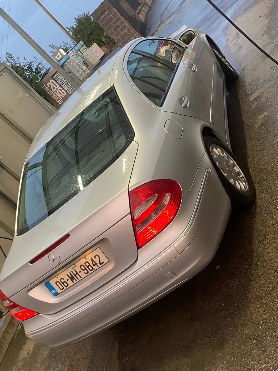Mercedes e class - Image 4
