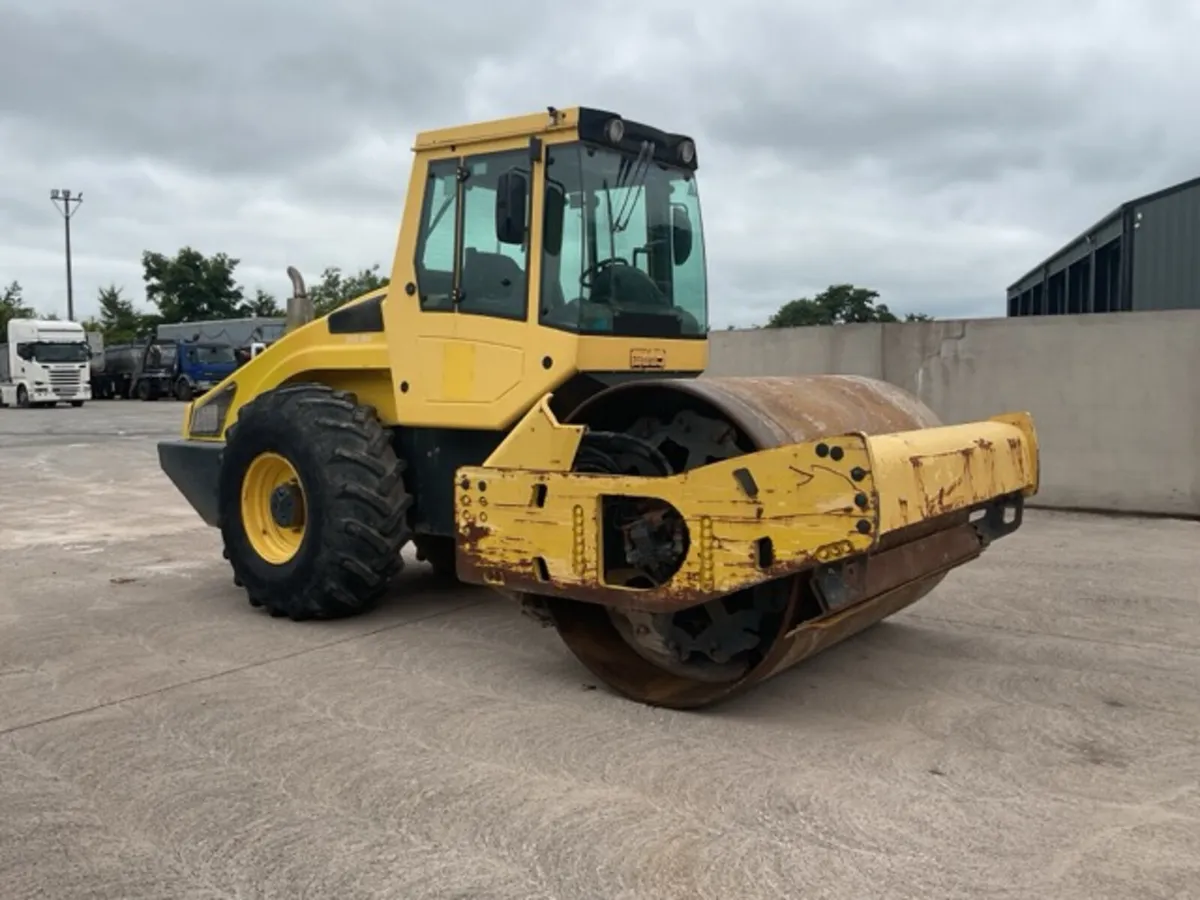 2013 Bomag BW213DH-4 Roller - Image 1