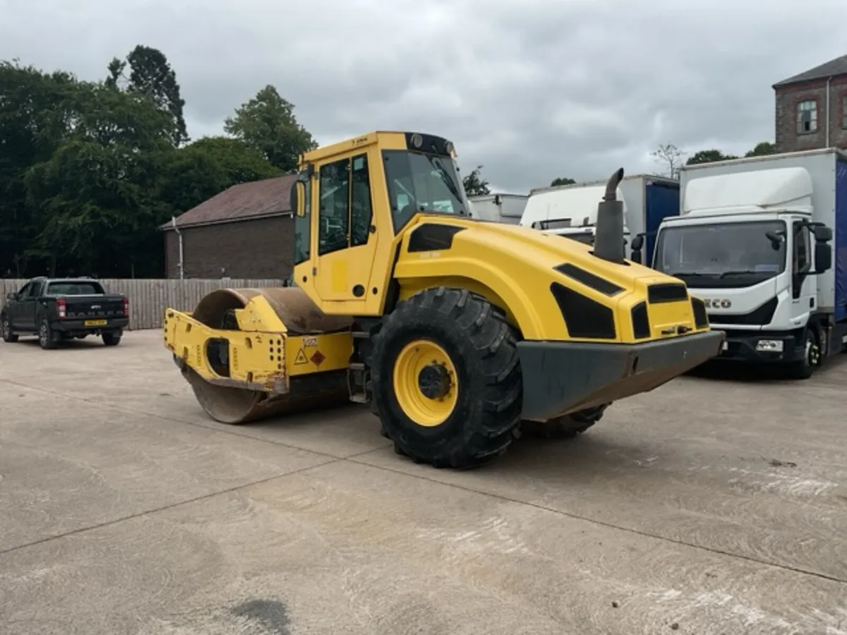 2013 Bomag BW213DH-4 Roller - Image 4