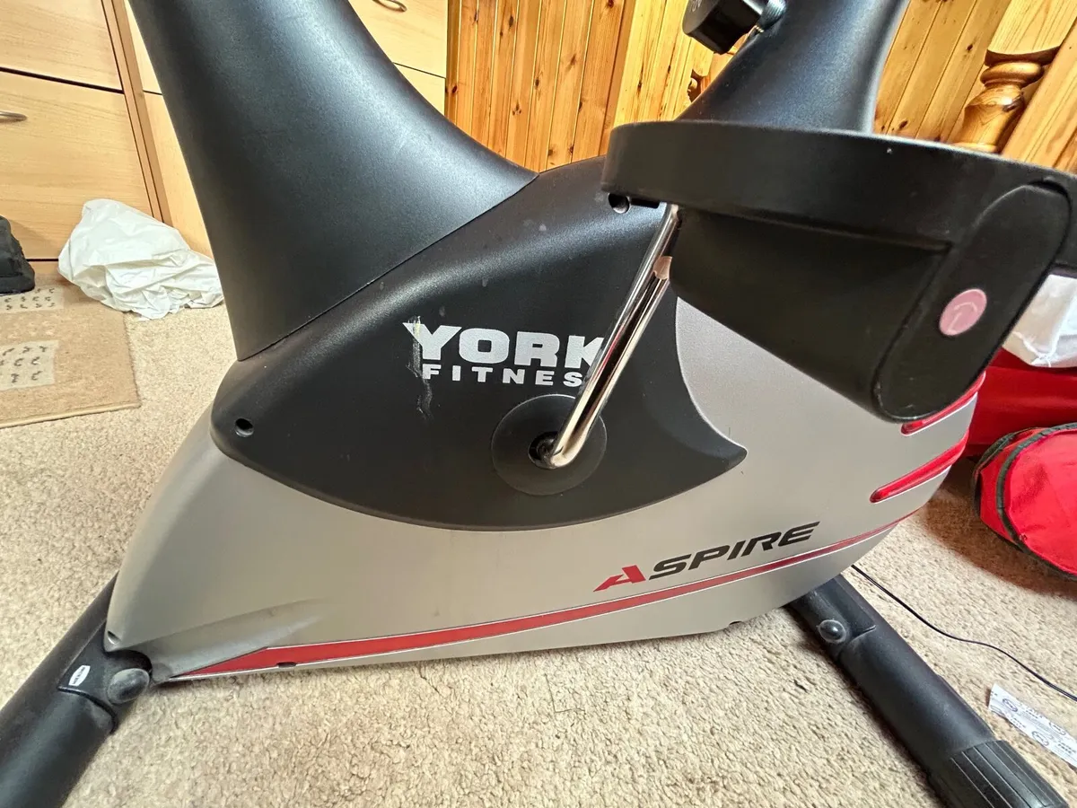 Exercise bike - Image 1