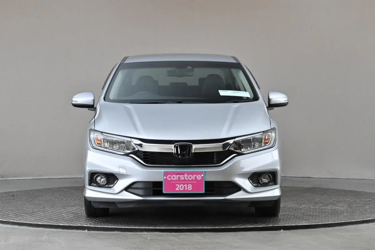 Honda Grace 1.5 Hybrid 4DR Auto  half Leather 9 a - Image 2