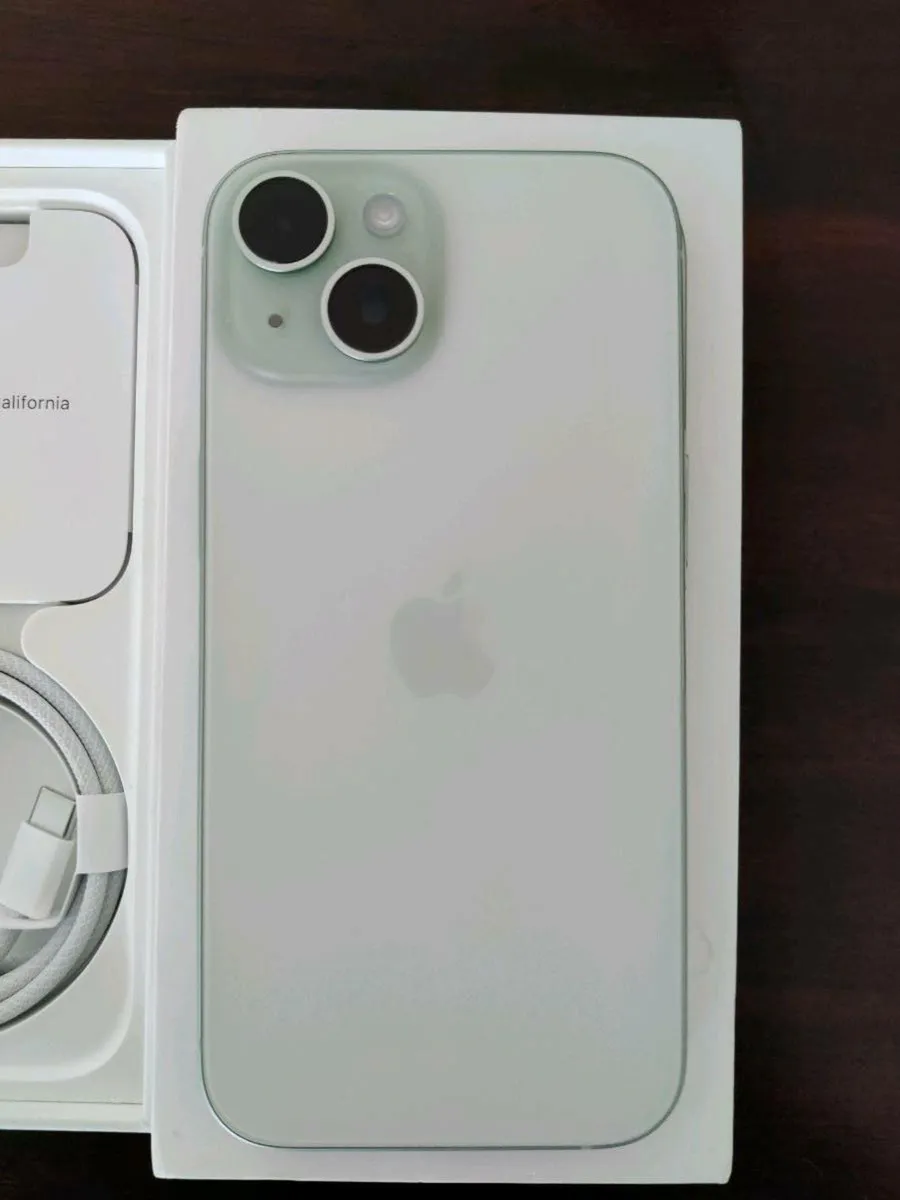 iPhone 15 - Image 2