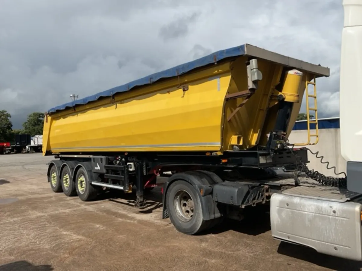2016 Stas Tri Axle Insulated Alloy Tipping Trailer - Image 1