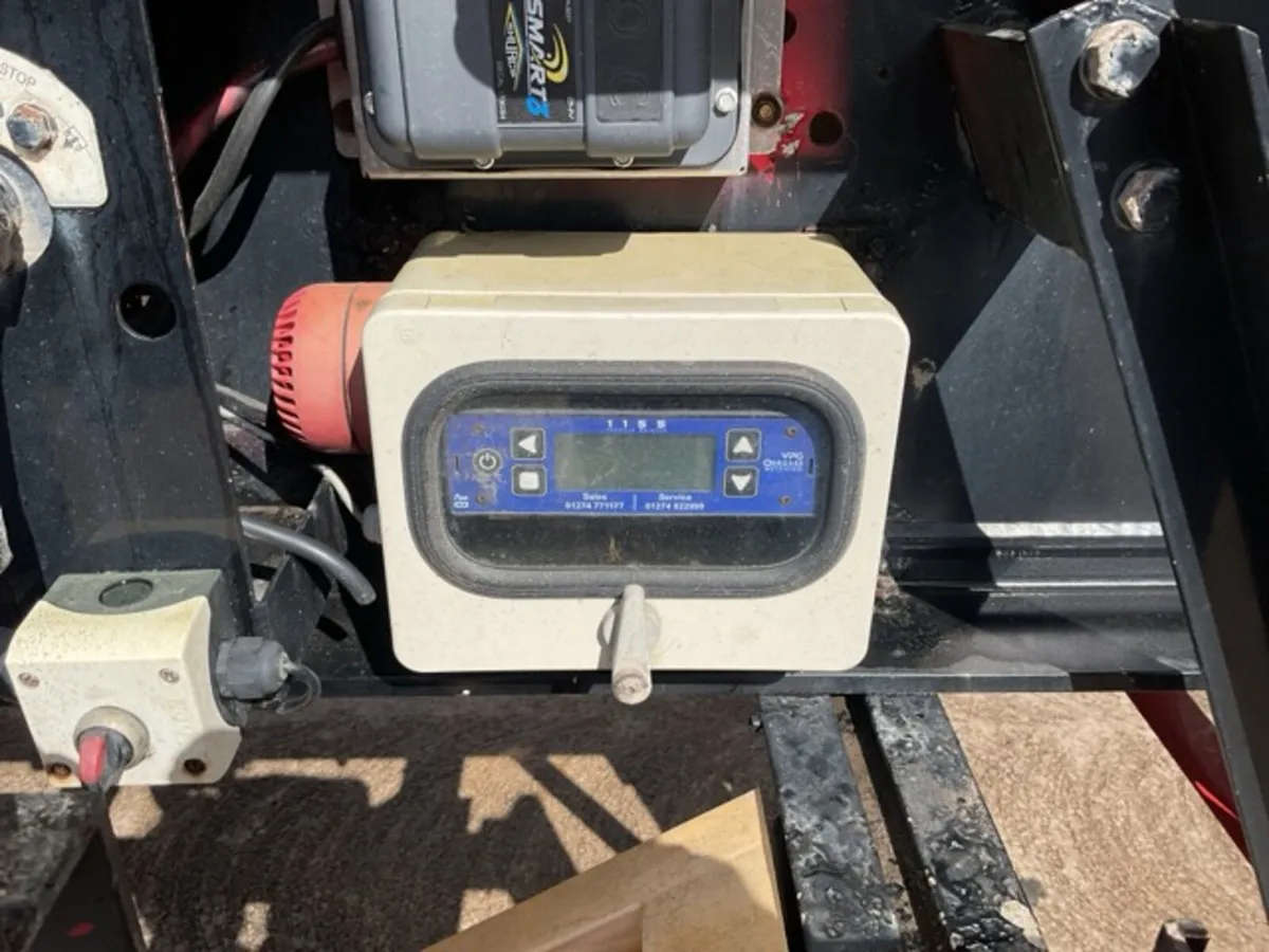 2016 Stas Tri Axle Insulated Alloy Tipping Trailer - Image 3