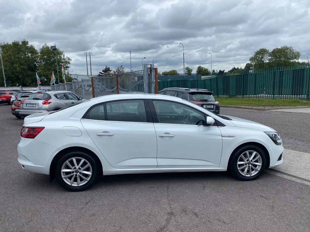 Renault Megane 2017 FULL SERVICE HISTORY - Image 3