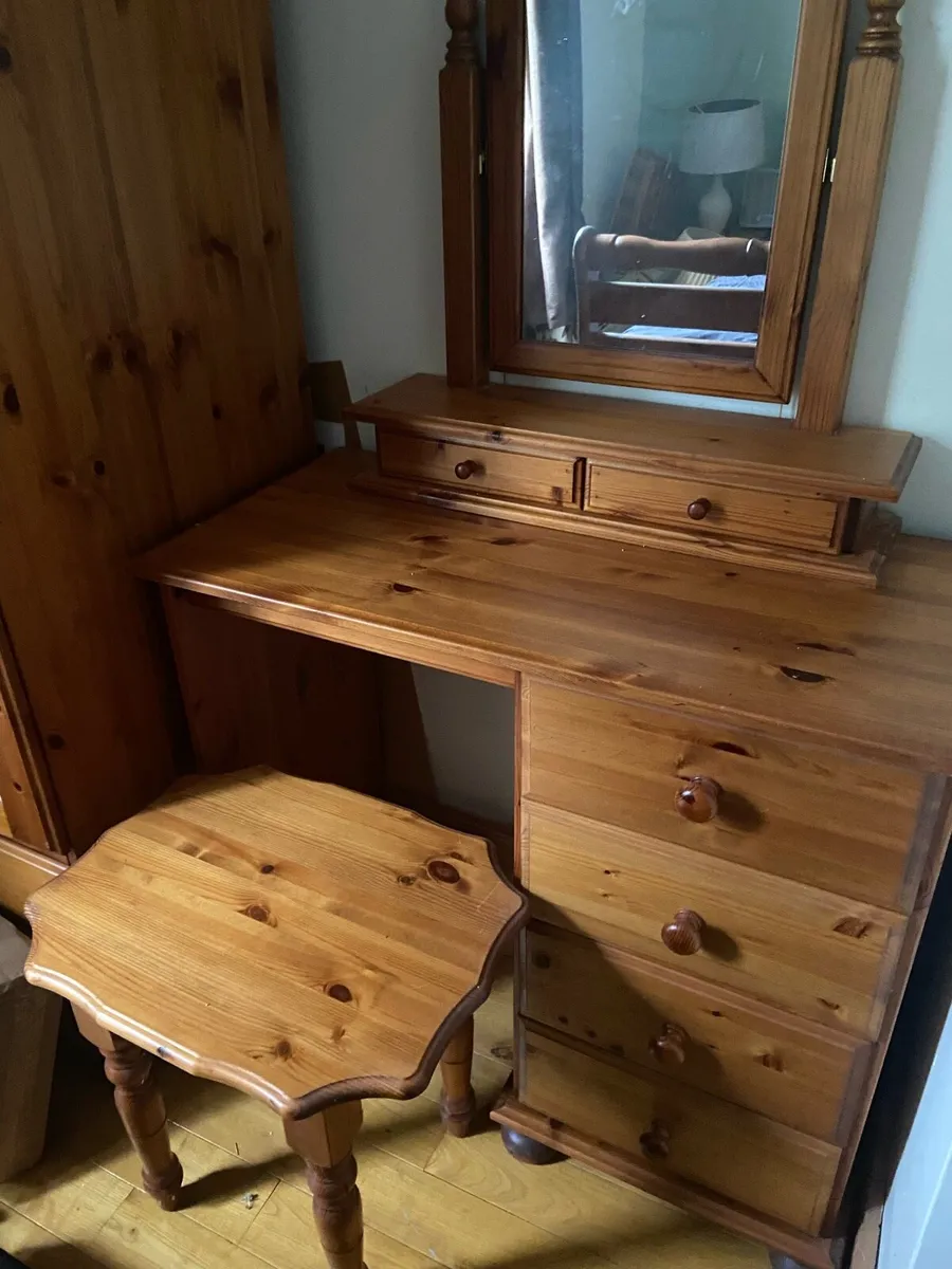 Dressing table with mirror and stool - Image 1