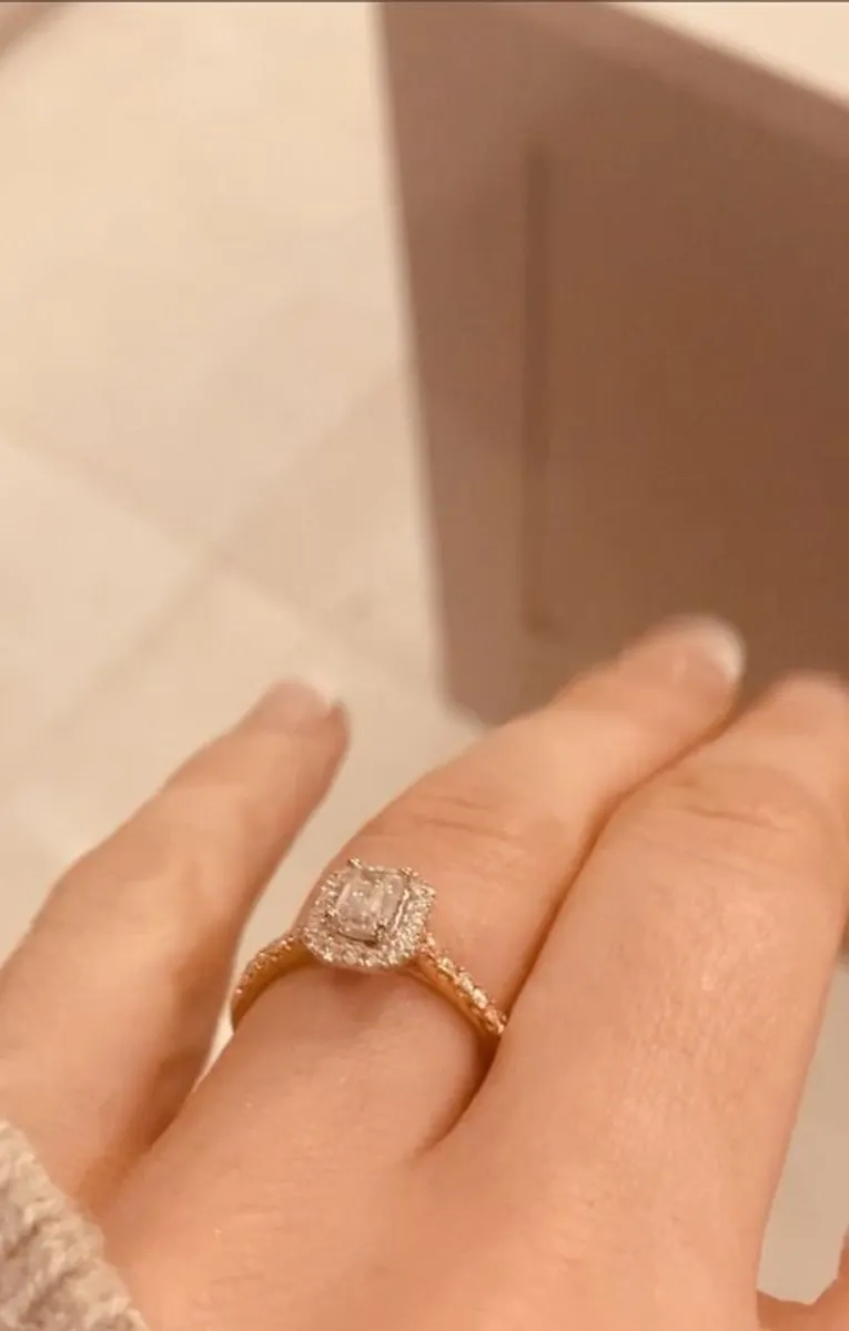 Keanes Engagement Ring - Image 1