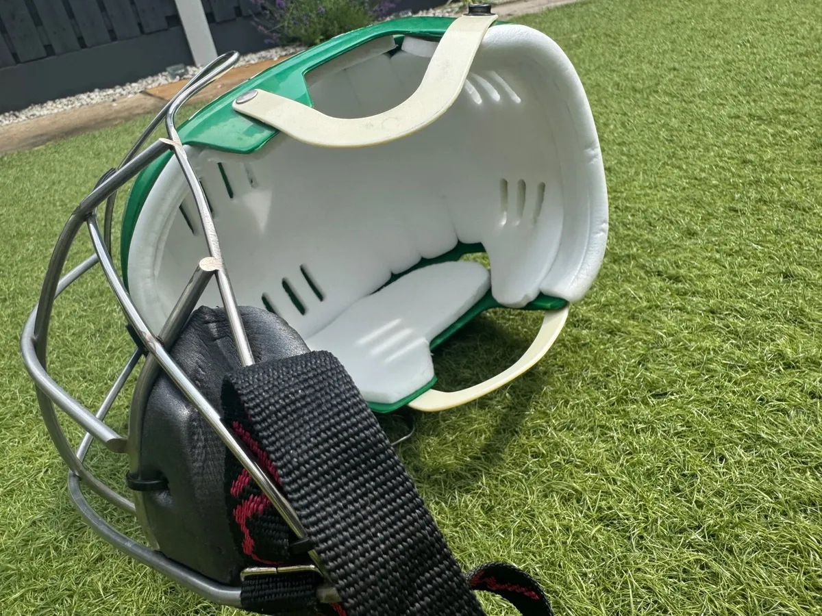 Hurling helmet - Image 2