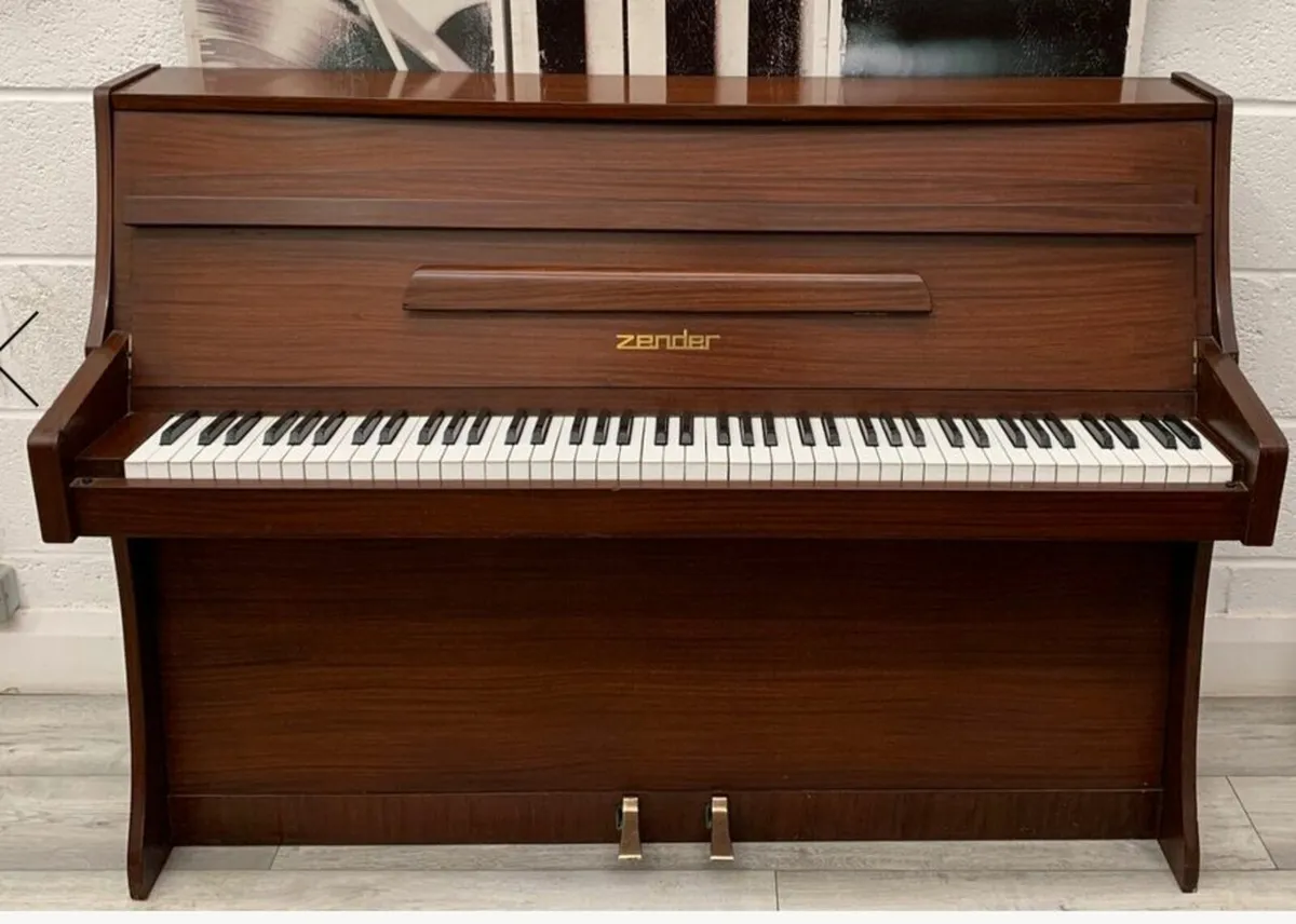 Zender Upright Piano