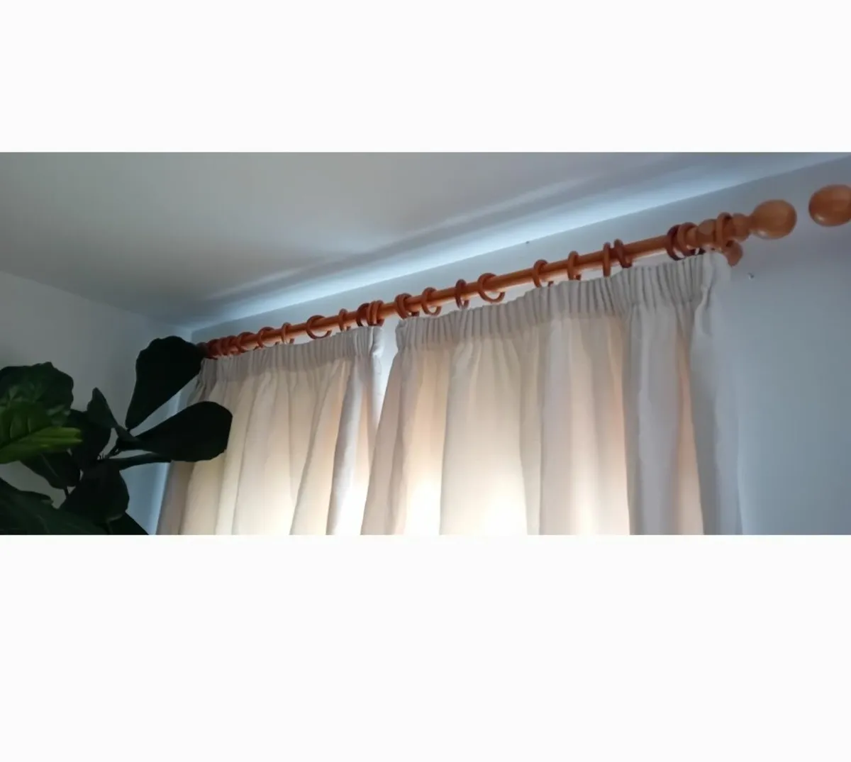 Curtain pole wood