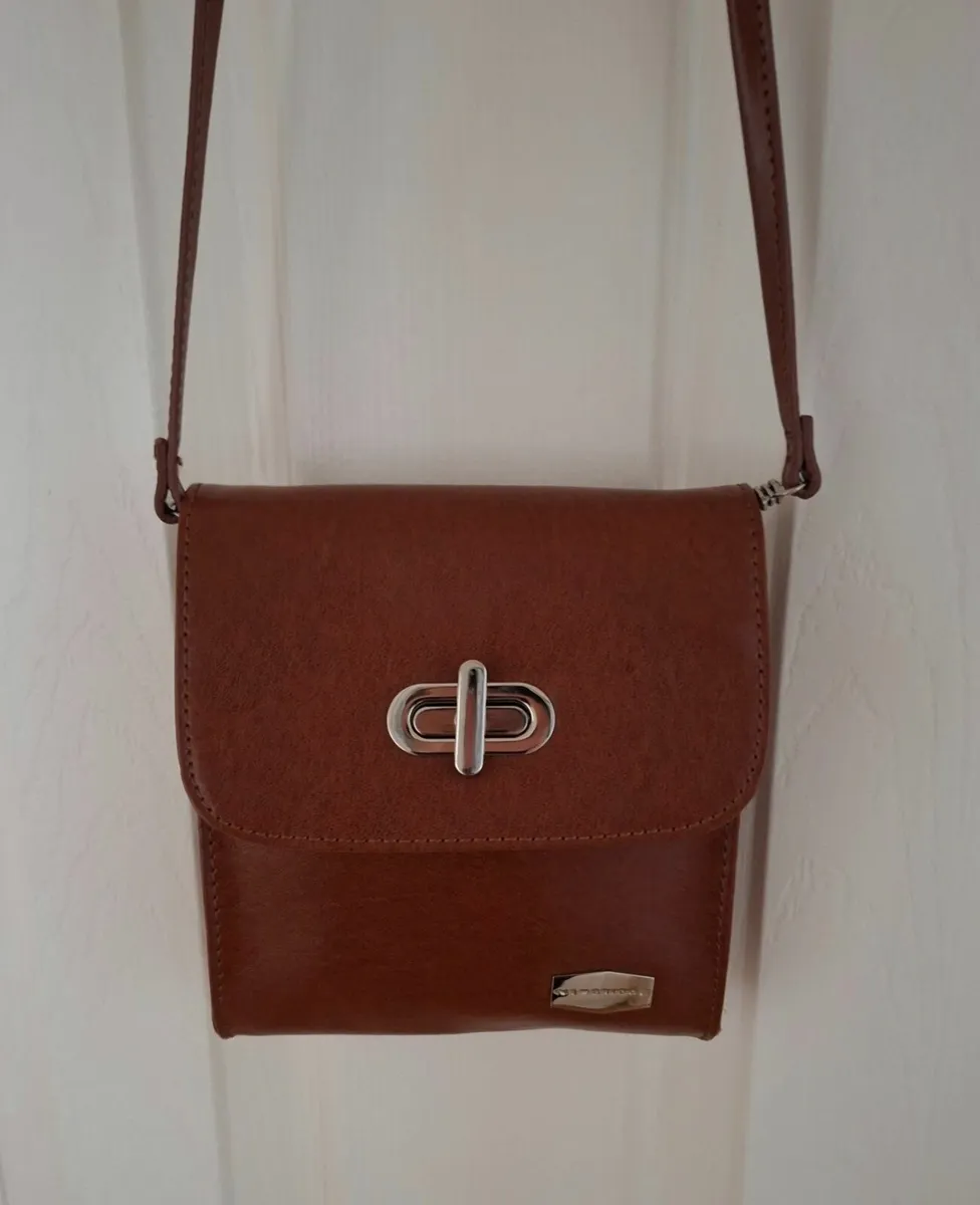 Handbag ,Newbridge Women's Leather Handbag – Used, - Image 1