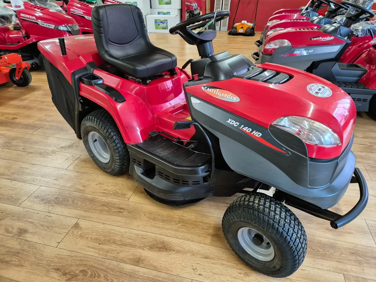 Castlegarden XDC140HD Ride on Tractor Lawn Mower - Image 1