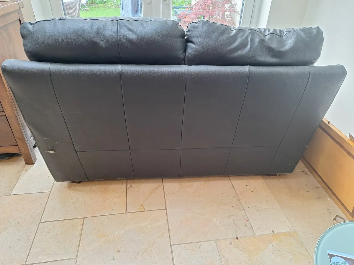 black leather sofa for sale - two seater - €200 - Image 3