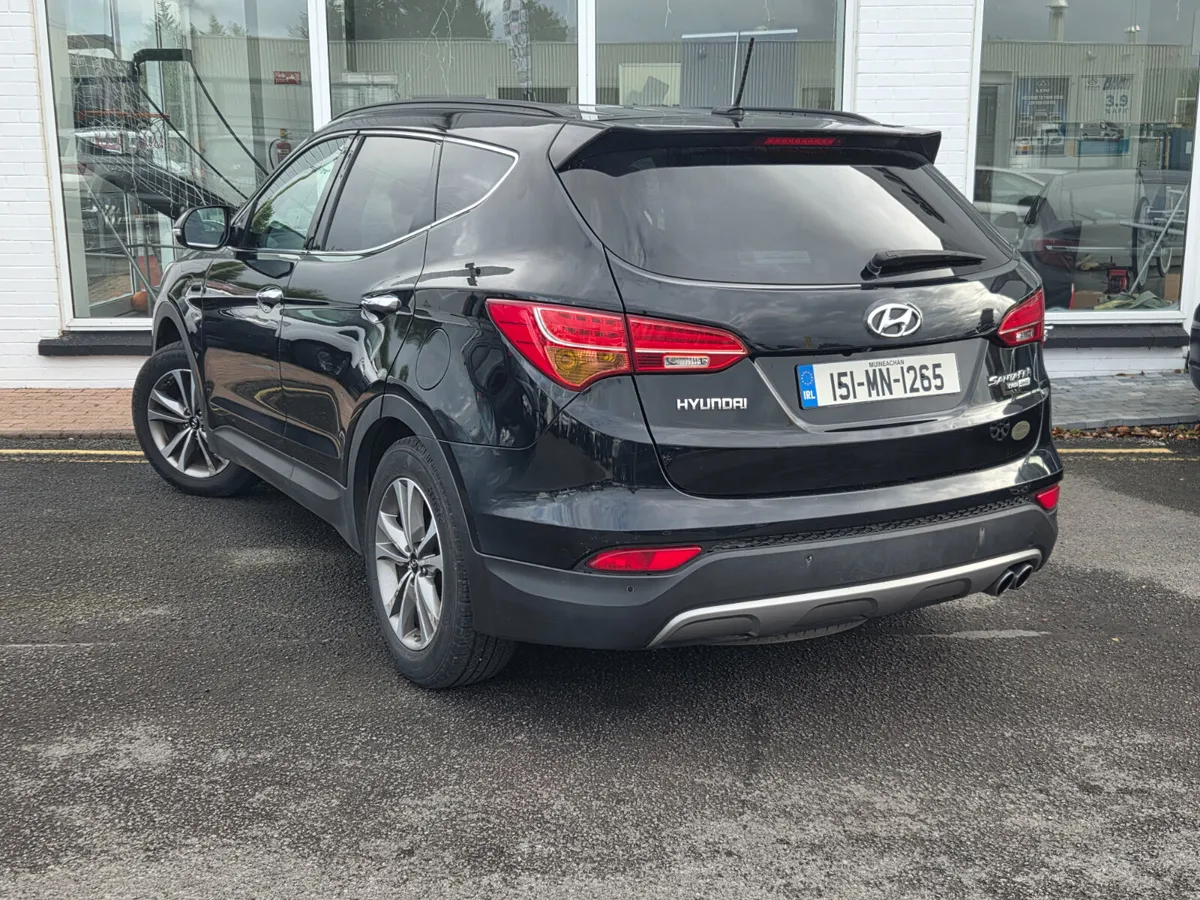 Hyundai Santa Fe 2015 - Image 2