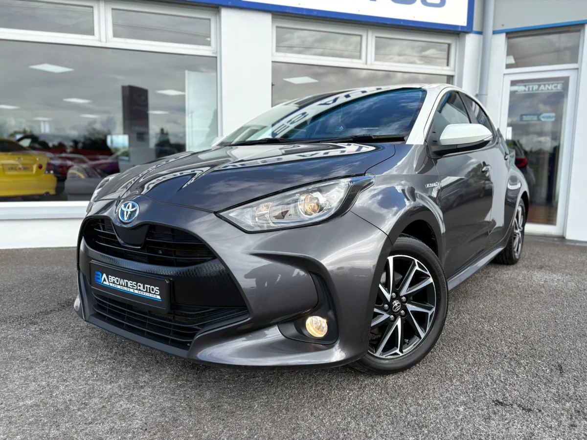 2020 Toyota Yaris Luna Sport Automatic - Image 2