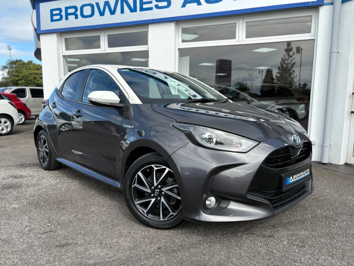 2020 Toyota Yaris Luna Sport Automatic - Image 3