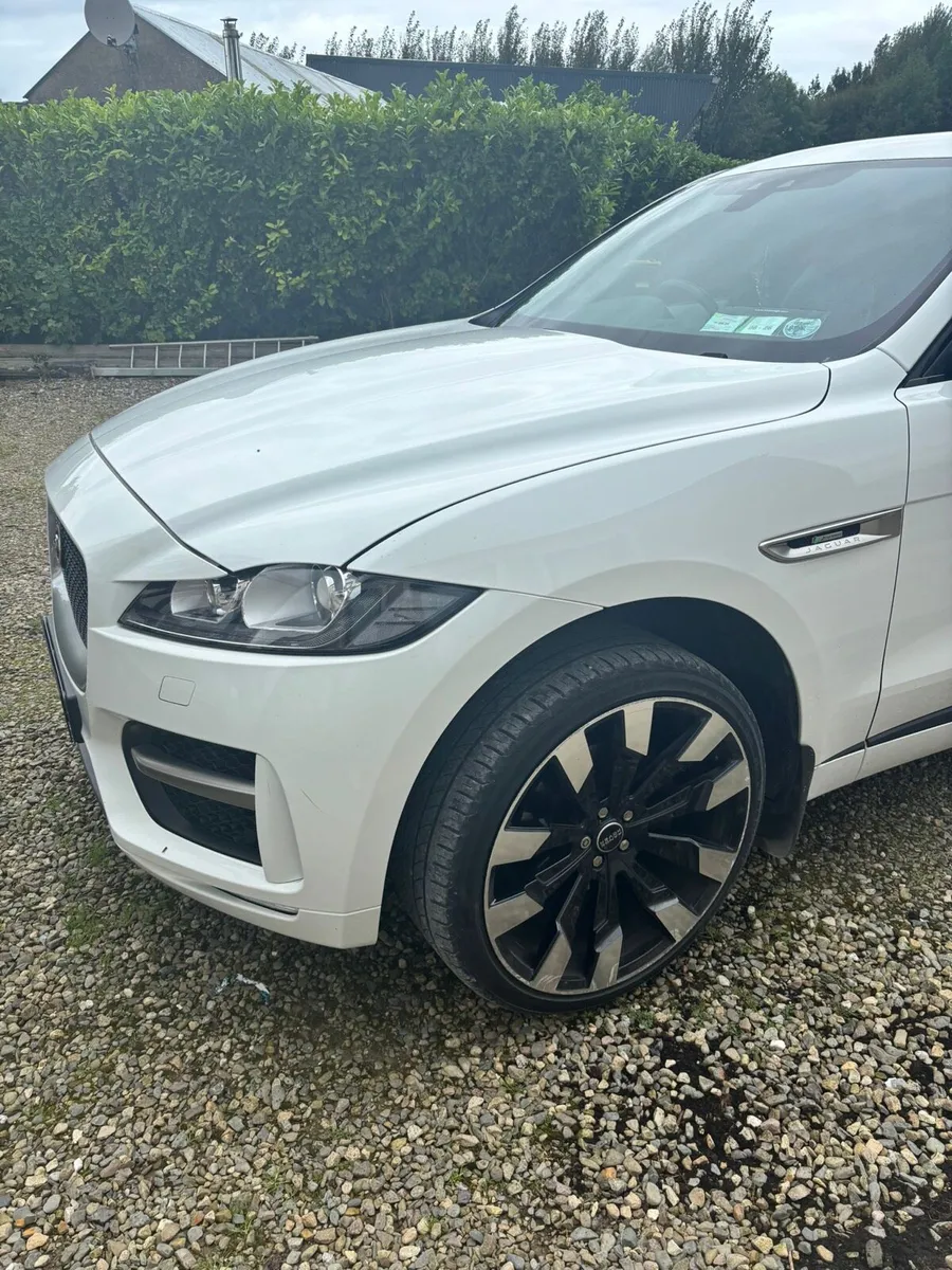 Jaguar r sport - Image 2