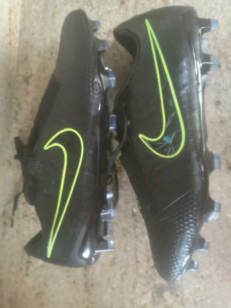 Football boots - Image 2