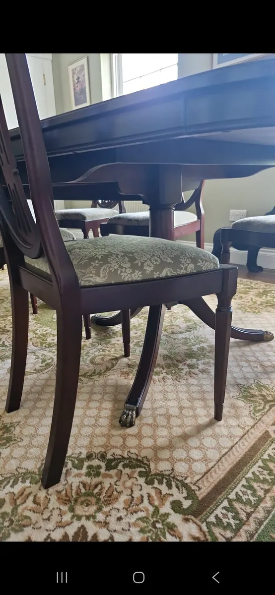 Antique style dining table and chairs & sideboard - Image 3