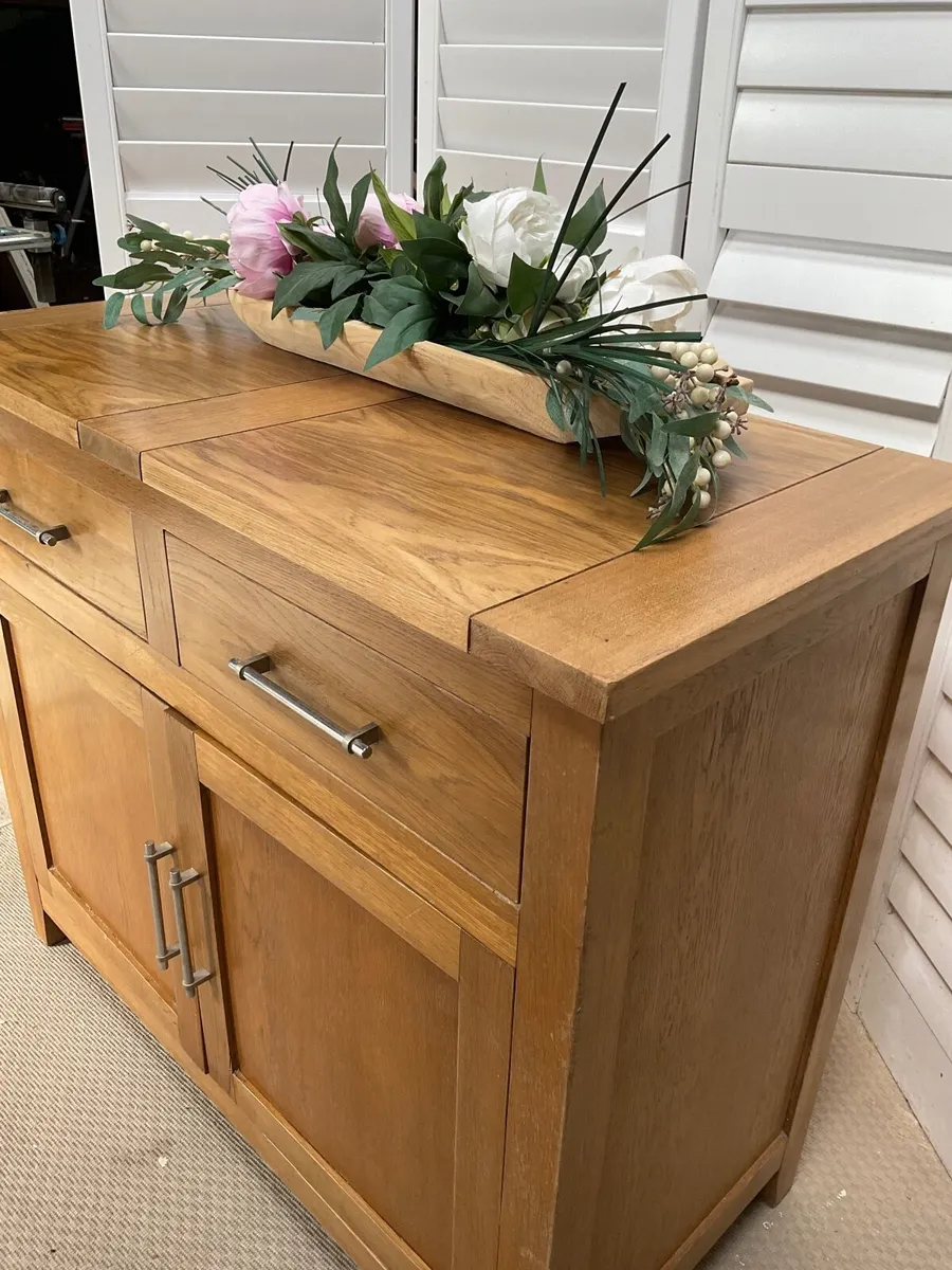 Solid oak sideboard in good condition - Image 1